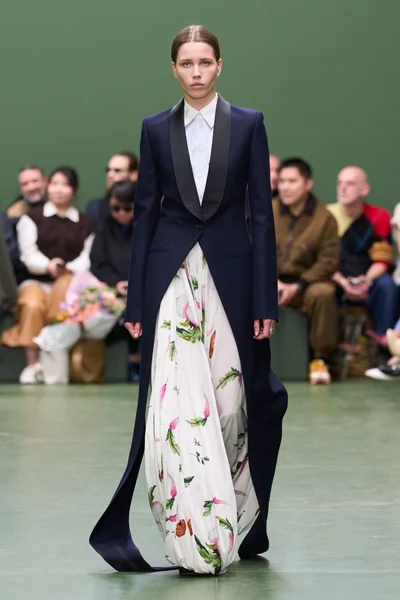 Look 8